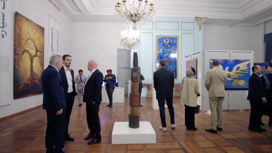 میراث و آثار هنری ۳۵ کشور در کاخ نیاوران به نمایش گذاشته شد